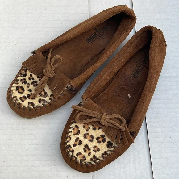 MINNETONKA Slip On Shoes - Picture 3 of 6